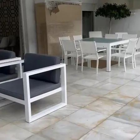 Three Bedroom Puerto Banus Apartment Marbella