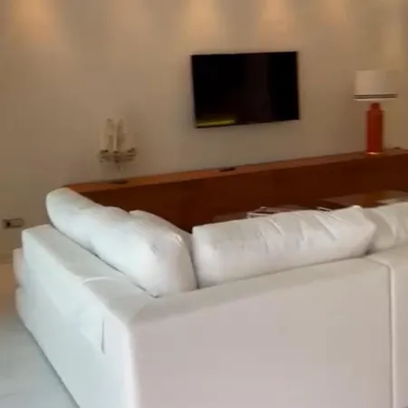 Three Bedroom Puerto Banus * Marbella