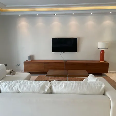 Three Bedroom Puerto Banus Apartment Marbella